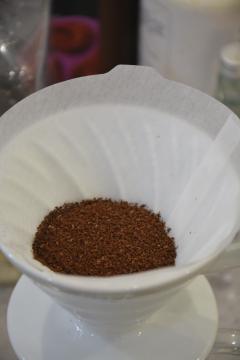 滤杯:V60
研磨度:使用EK43/1机器 10.7刻度
水