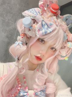 热爱甜款的水瓶座♒️lo娘～彩虹🌈屁一级选手 希望和大家一