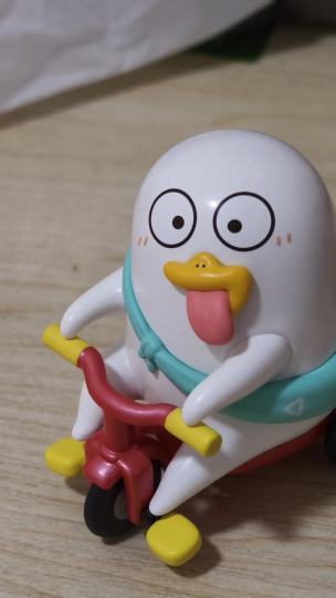 真的很戳笑点，像地主家的傻儿子