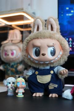 不愧是我黑皮仔
虽然初代但是质感更优秀的样子
痞帅气质太吸引