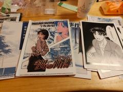 灰烬飘散在谜题的尽头，
真相沉睡于逻辑的深缝。
假面之后低语