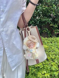 怎么会有这么可爱的人间萌物呀
朝晖就属于你乍一看一般般
再一