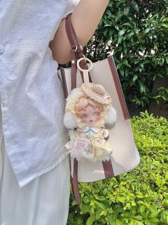 怎么会有这么可爱的人间萌物呀
朝晖就属于你乍一看一般般
再一