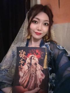 本恋爱脑在这场权谋大戏里满地找糖渣子吃。

不愧是继《如故》