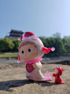 哦崽的设计没的说，包装有待改进，很多凸出的小部件缺乏保护，比
