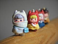 潮玩界的新宠来咯——小小弗2.0盲盒手办!独特的猫耳兜帽造型