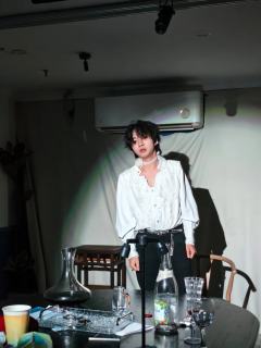 《温床》我的建议是不看任何建议，甚至包括我的，闭眼冲就行

