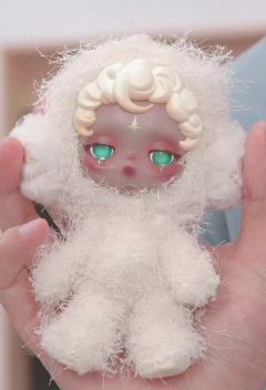 困困你醒醒！！！
好想把它摇醒哈哈哈～我真是太爱它了

幽灵