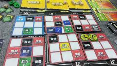 这款怪谈桌游，我直接玩到上头！
它的美术风格太戳我了，满满的