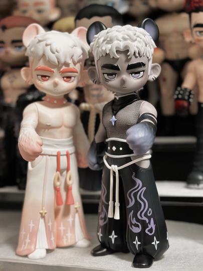 灰色大黑鼠🆚粉色大白鼠