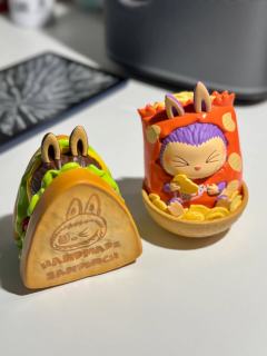 三明治原来还是磁吸的，好评，
薯片实物好大一只做工超好。头顶