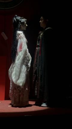 荡涤晦暗曰雨，消然不动曰山。
谢家满门忠烈，死不折节

剧本