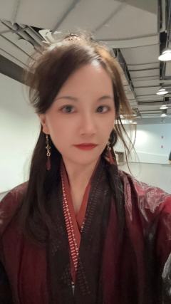 荡涤晦暗曰雨，消然不动曰山。
谢家满门忠烈，死不折节

剧本