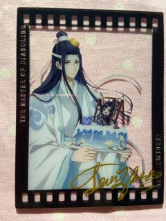 忘羡生日亚克力透卡
蛋糕和人物服饰的颜色一致，蛋糕上还有Q版