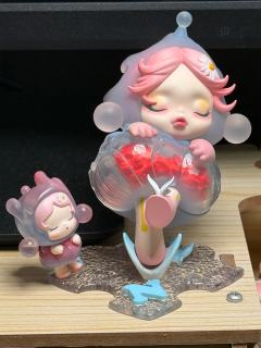每天中午都去门店逛一圈，今天看到有跟我一起去郊游的萌粒，随意