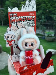 第一只入手的labubu也是觉得最好看的labubu
感情特