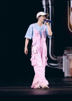 #周深[超话]##泡泡玛特# 
“哦说声嗨，知道你一定会来”