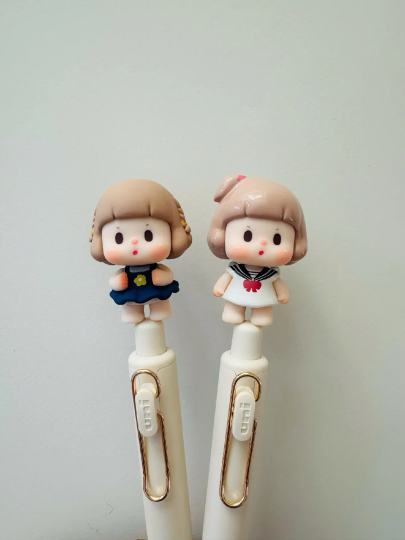 不二小时候新做的两支萌粒笔