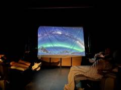 如果年度只能给一次六星，我愿意为《之间邮局》爆灯。

真实！