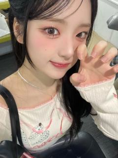 萌萌的
代表emoji：🦋
本名：最智元(최지원)

艺名