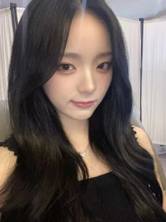 萌萌的
代表emoji：🦋
本名：最智元(최지원)

艺名