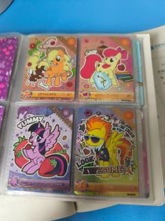 帮我看看这些卡一共多少钱？（除了里面的假卡）求👏👏👏