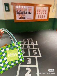 是开心麻花根据爆笑经典IP《夏洛特烦恼》改编的,经典名场面一