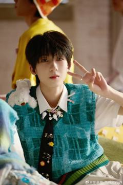 杨博文四代第一且唯一主舞