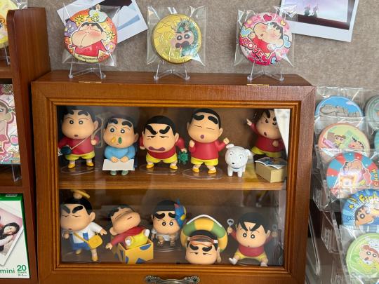 很可爱 😍就是没有中隐藏