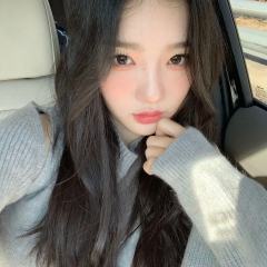 今日头像-金琉然Yooyeon
六颜三实力竞争者就是这么美！