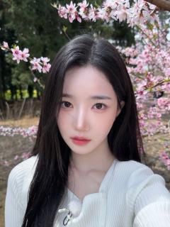 今日头像-金琉然Yooyeon
六颜三实力竞争者就是这么美！