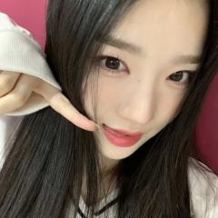 今日头像-金琉然Yooyeon
六颜三实力竞争者就是这么美！