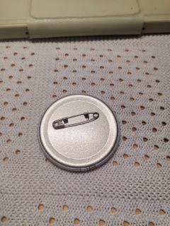 老师们能帮我看看这个是正版还是盗版吗？