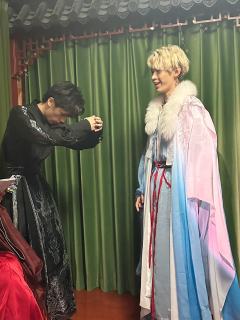苦命的人生吖，本外吃不饱本里也吃不饱
这辈子的苦一定是为了下