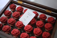 最浪漫的玫瑰留给我自己。