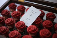 最浪漫的玫瑰留给我自己。