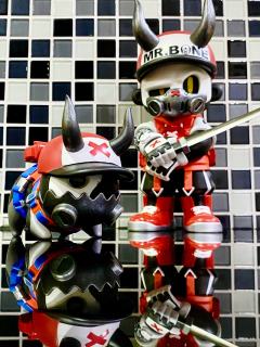 Mr Bone骨头先生与DFL联名款-双刀剑客
 超帅超Co