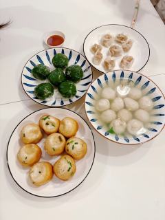 《粉墨》开篇先叠甲之剧本:1⭐。店铺DM:5⭐
玫瑰小姐🌹