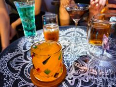 很独特，很勇敢，而且后期很有设计感，说实话被惊艳到了
---