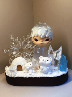 小王子：造型高度还原了《小王子》中的经典形象，身着标志性的服