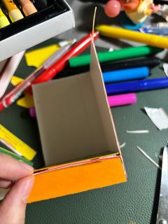 盲盒特意没扔 做了梦寐以求的小展台