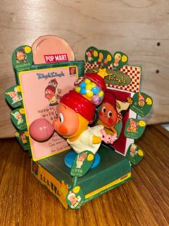 盲盒特意没扔 做了梦寐以求的小展台