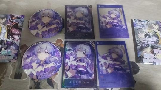 泪目了知更鸟，怎么我当时抽你卡池你不来啊😭😭😭