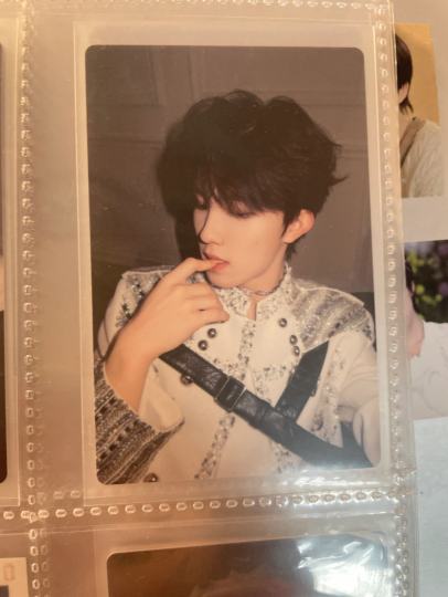 是亲身的咬手指呢，发出来看看