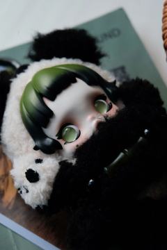 终于也是拥有熊怠怠的娃主了🐼
宝石绿的眼珠子好高级