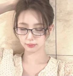 唯一五颜三 娃颜二 力量主唱怎么这么美


拿图吱声🩷