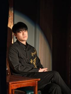 亨利·谢尔比

《弄潮》

真四恋陪本，大量陪伴演绎互动
猝