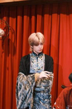 【 请君入瓮 】
/////...LOADING...CON