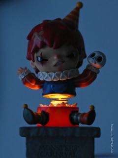 在黑暗中亮灯的效果也太绝了吧！！！
收割者的小腿腿骨头细节太