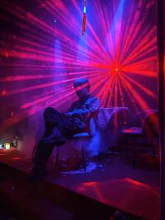 谁是谁的天使,谁又和谁一起跌入地狱。命运让我们相遇交织,那我